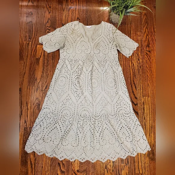 Vanessa Zani 100% Cotton Eyelet Slight Ruffle Hem Lined Shift Mini Dress Sz L - Picture 2 of 6